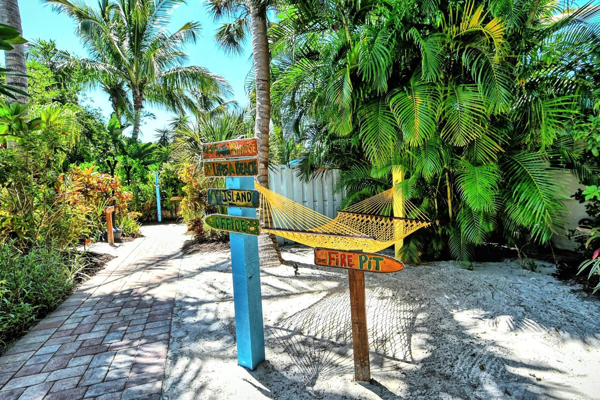 Siesta Key Palms Point O'Rocks