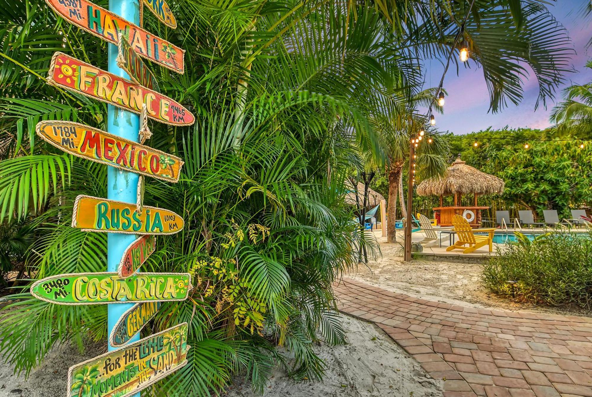 Siesta Key Palms Point O'Rocks